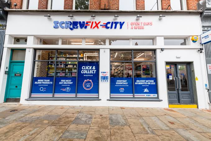 screwfix store front in uk